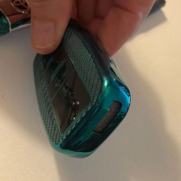 Toyota Logo fob Keychain in Green and fob cover in Green NWT - Picture 4 of 8